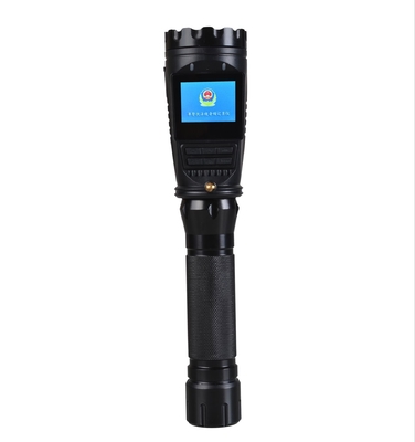 Une lampe de poche policière multifonctionnelle DVR Chipset Ambarella 8000mAh batterie