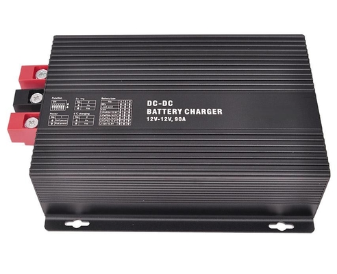 Chargeur de batterie 12V 30A CC avec 390W Pvmax Protection contre la polarité inverse Qualité imperméable à l'eau IP20/IP65