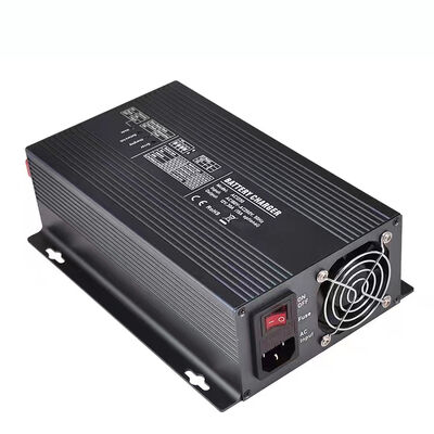 Chargeur solaire pour batterie 30A, idéal pour les installations solaires à distance, offrant un fonctionnement sans entretien