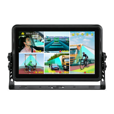 DVR mobile 4G conçu avec une entrée d'alarme 5 voies et des interfaces extensibles, y compris le lecteur de carte RS232 et le capteur de carburant