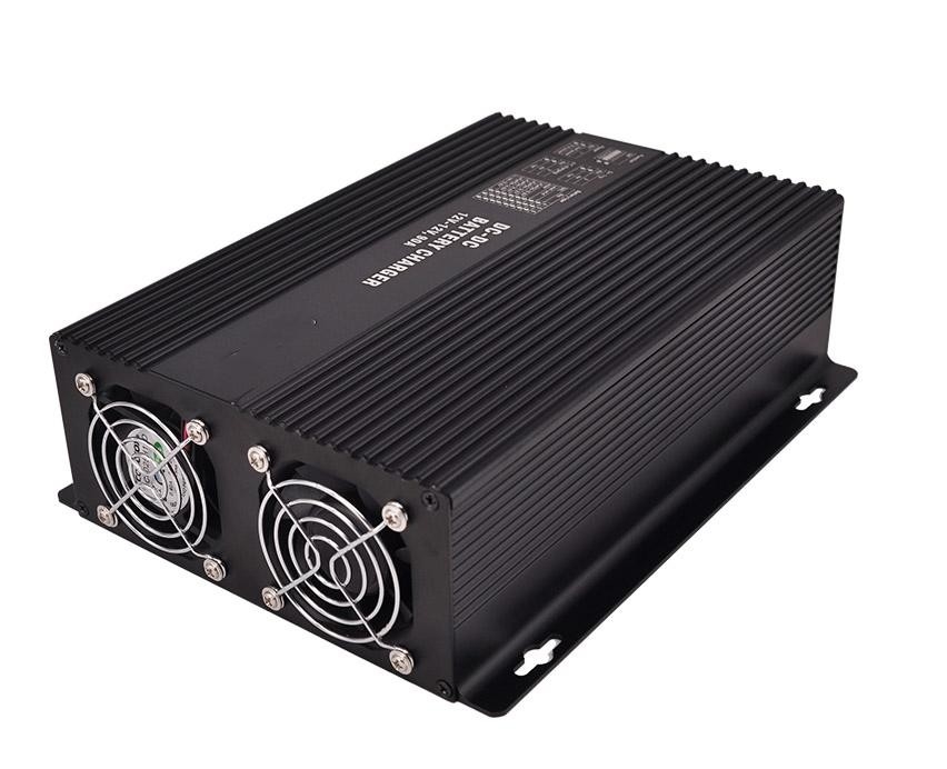Chargeur de batterie 12V 30A CC avec 390W Pvmax Protection contre la polarité inverse Qualité imperméable à l'eau IP20/IP65